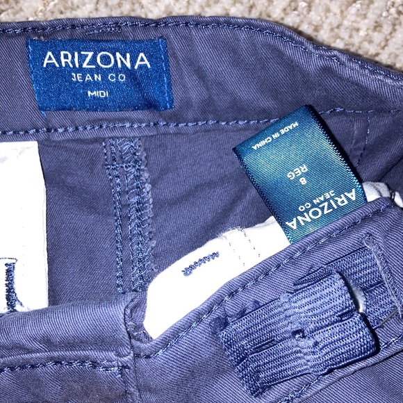 ARIZONA JEAN CO. 2 Pairs Midi Shorts - Picture 7 of 8